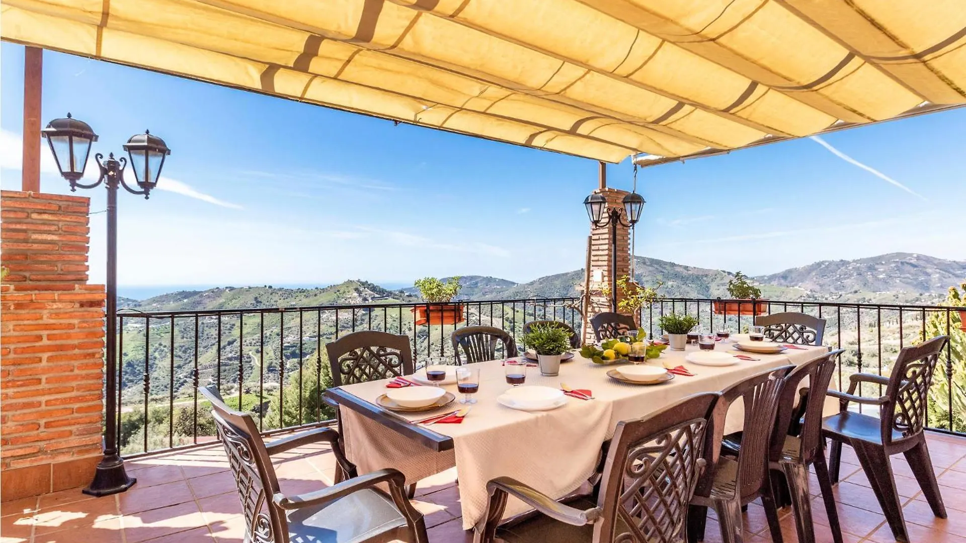 7 Bedroom Stunning Home In Frigiliana Acebuchal Casa vacanze