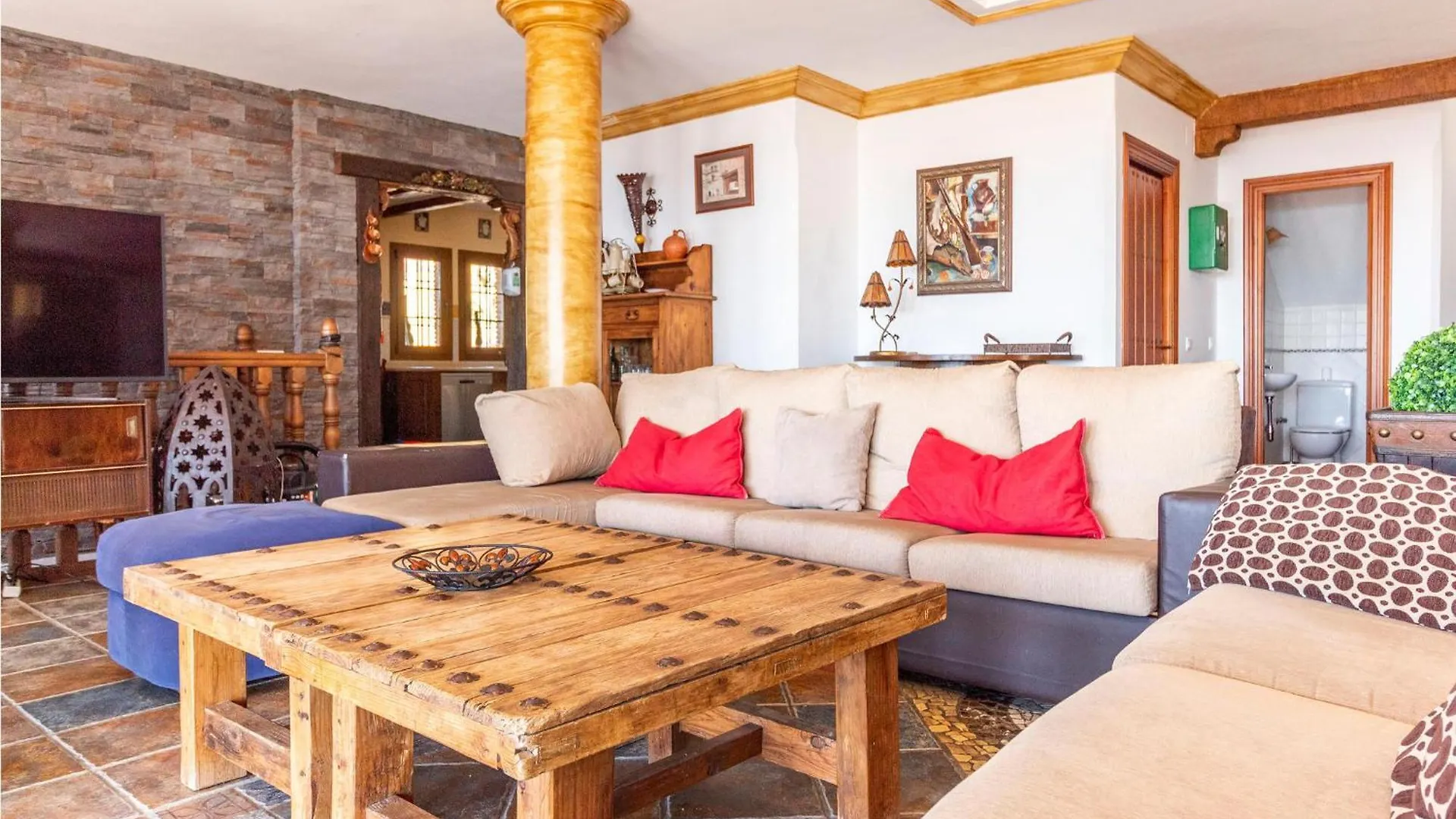 7 Bedroom Stunning Home In Frigiliana Acebuchal Casa vacanze