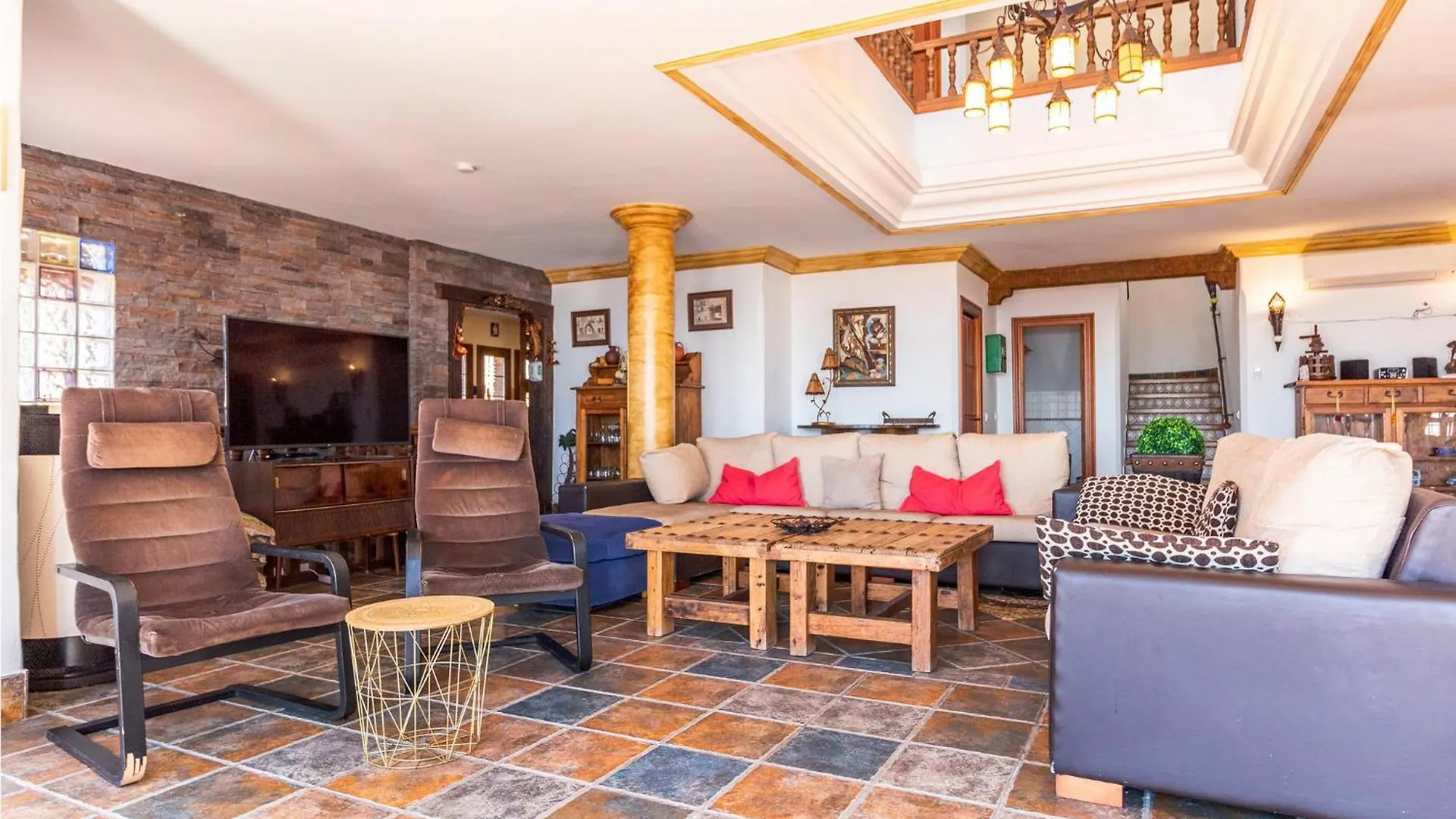 7 Bedroom Stunning Home In Frigiliana Acebuchal Casa vacanze